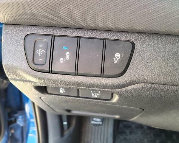 Синій Хендай Ioniq, об'ємом двигуна 1.58 л та пробігом 218 тис. км за 12400 $, фото 8 на Automoto.ua