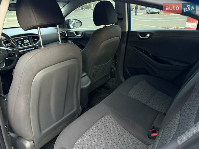 Синий Хендай Ioniq, объемом двигателя 1.6 л и пробегом 199 тыс. км за 12400 $, фото 30 на Automoto.ua