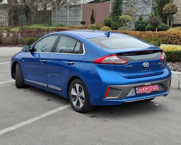 Синий Хендай Ioniq, объемом двигателя 0 л и пробегом 107 тыс. км за 11999 $, фото 11 на Automoto.ua