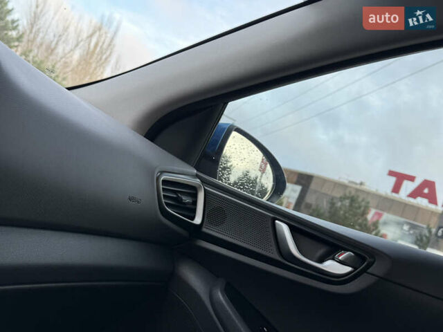 Синий Хендай Ioniq, объемом двигателя 1.6 л и пробегом 199 тыс. км за 12400 $, фото 29 на Automoto.ua