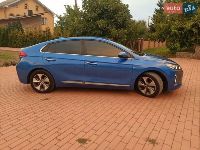 Синий Хендай Ioniq, объемом двигателя 0 л и пробегом 84 тыс. км за 12950 $, фото 4 на Automoto.ua