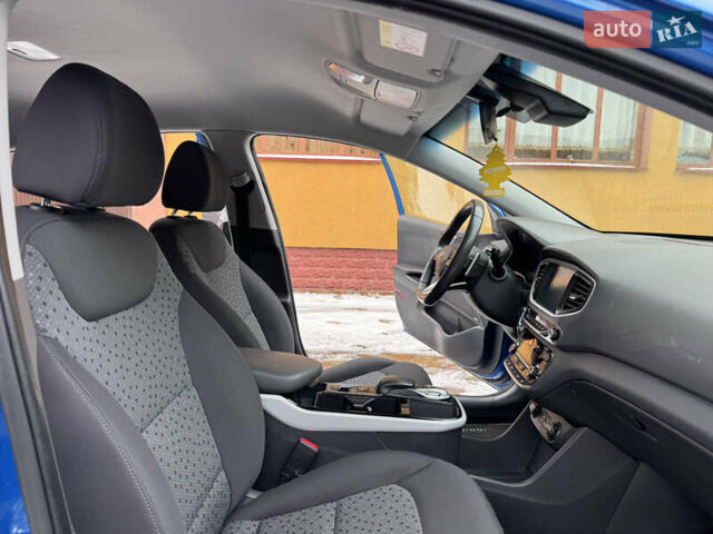 Синий Хендай Ioniq, объемом двигателя 0 л и пробегом 97 тыс. км за 10999 $, фото 19 на Automoto.ua