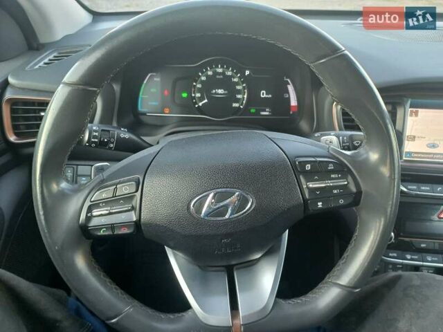 Синий Хендай Ioniq, объемом двигателя 0 л и пробегом 142 тыс. км за 10600 $, фото 29 на Automoto.ua