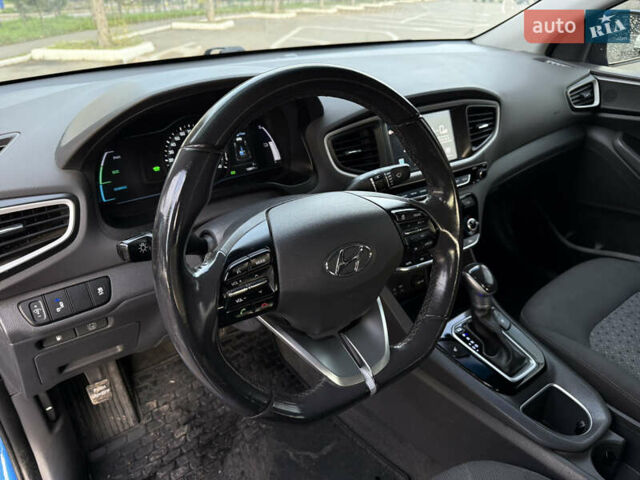 Синий Хендай Ioniq, объемом двигателя 1.6 л и пробегом 199 тыс. км за 12400 $, фото 20 на Automoto.ua