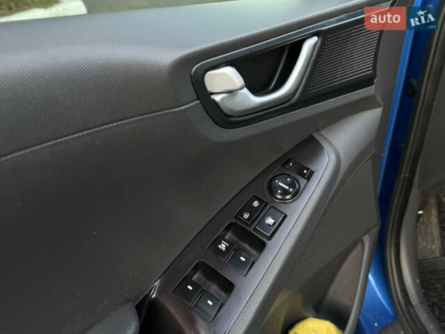 Синий Хендай Ioniq, объемом двигателя 1.6 л и пробегом 199 тыс. км за 12400 $, фото 17 на Automoto.ua