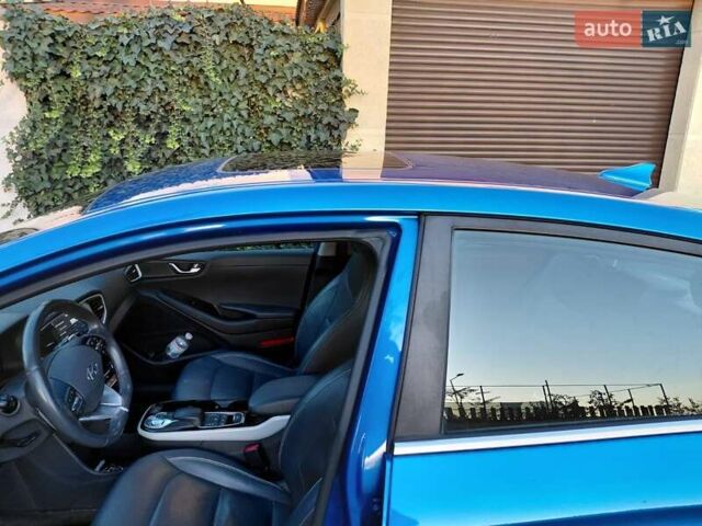 Синий Хендай Ioniq, объемом двигателя 0 л и пробегом 82 тыс. км за 13600 $, фото 8 на Automoto.ua