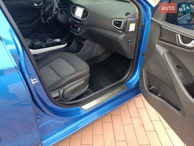 Синий Хендай Ioniq, объемом двигателя 0 л и пробегом 84 тыс. км за 12950 $, фото 86 на Automoto.ua