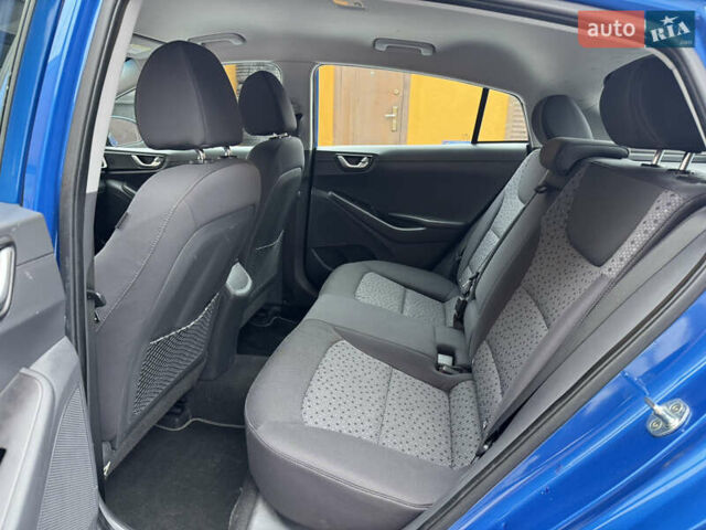 Синий Хендай Ioniq, объемом двигателя 0 л и пробегом 97 тыс. км за 10999 $, фото 15 на Automoto.ua