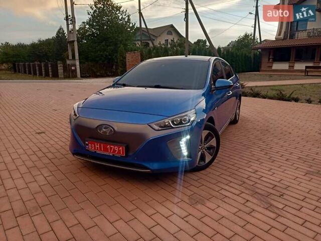Синий Хендай Ioniq, объемом двигателя 0 л и пробегом 84 тыс. км за 12950 $, фото 2 на Automoto.ua