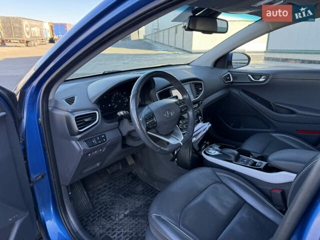 Синий Хендай Ioniq, объемом двигателя 0 л и пробегом 86 тыс. км за 12800 $, фото 8 на Automoto.ua