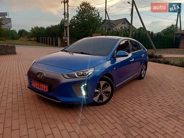 Синий Хендай Ioniq, объемом двигателя 0 л и пробегом 84 тыс. км за 12950 $, фото 1 на Automoto.ua