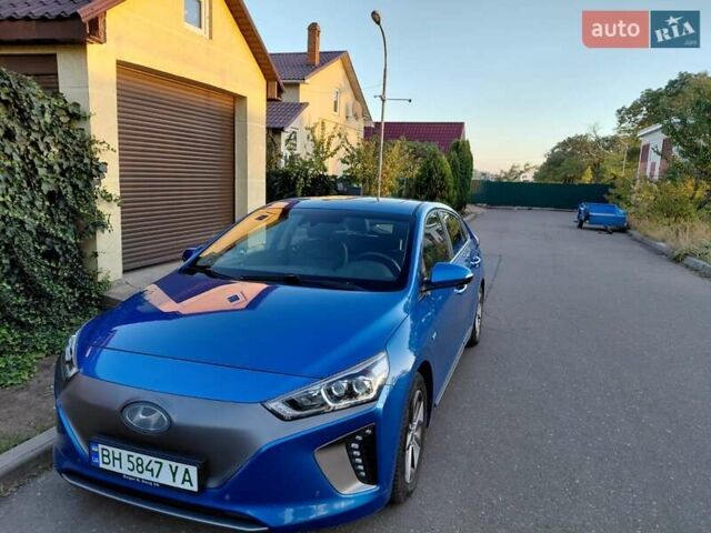 Синий Хендай Ioniq, объемом двигателя 0 л и пробегом 82 тыс. км за 13600 $, фото 14 на Automoto.ua