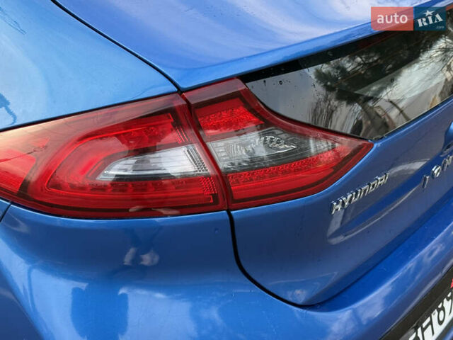 Синий Хендай Ioniq, объемом двигателя 1.6 л и пробегом 199 тыс. км за 12400 $, фото 5 на Automoto.ua