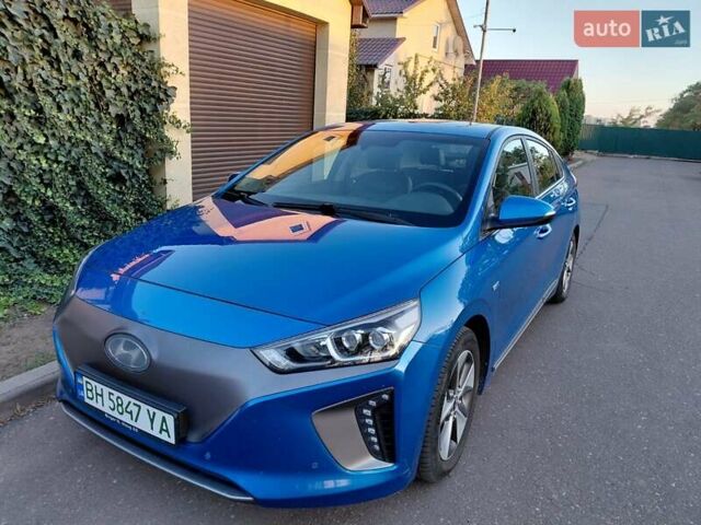 Синий Хендай Ioniq, объемом двигателя 0 л и пробегом 82 тыс. км за 13600 $, фото 1 на Automoto.ua