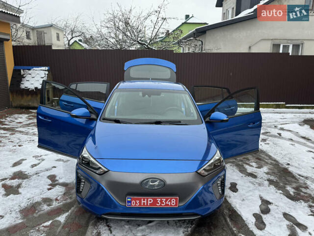 Синий Хендай Ioniq, объемом двигателя 0 л и пробегом 97 тыс. км за 10999 $, фото 23 на Automoto.ua