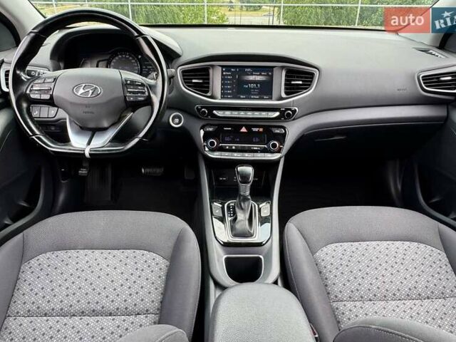 Синій Хендай Ioniq, об'ємом двигуна 1.58 л та пробігом 177 тис. км за 12990 $, фото 24 на Automoto.ua