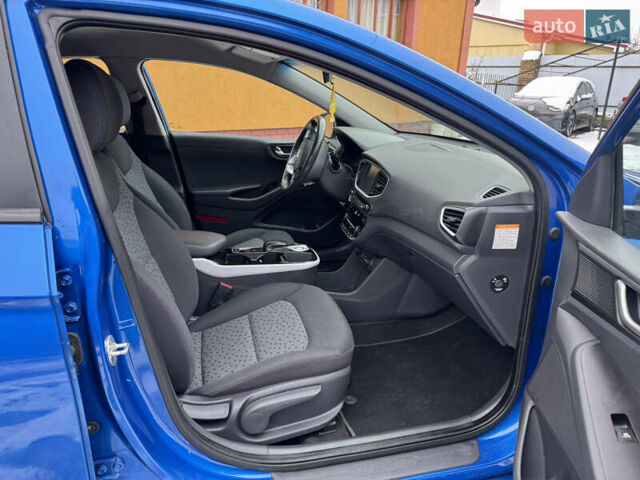 Синий Хендай Ioniq, объемом двигателя 0 л и пробегом 97 тыс. км за 10999 $, фото 53 на Automoto.ua