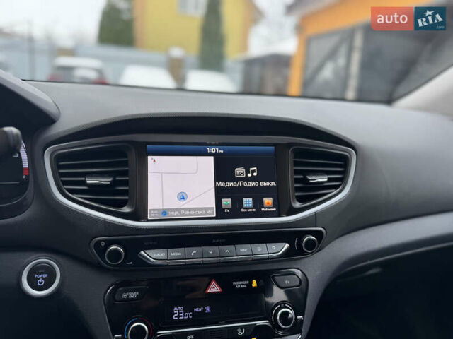 Синій Хендай Ioniq, об'ємом двигуна 0 л та пробігом 97 тис. км за 10999 $, фото 42 на Automoto.ua