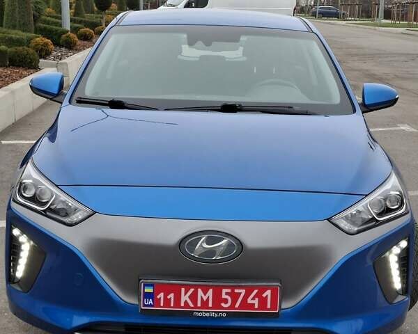 Синий Хендай Ioniq, объемом двигателя 0 л и пробегом 107 тыс. км за 11999 $, фото 3 на Automoto.ua