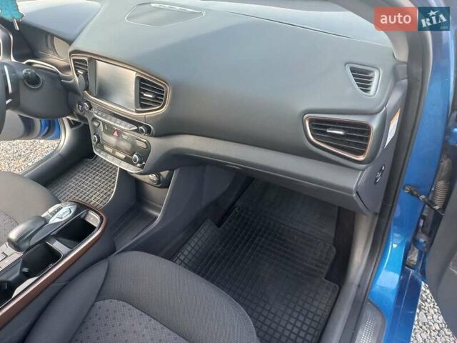 Синий Хендай Ioniq, объемом двигателя 0 л и пробегом 142 тыс. км за 10600 $, фото 22 на Automoto.ua
