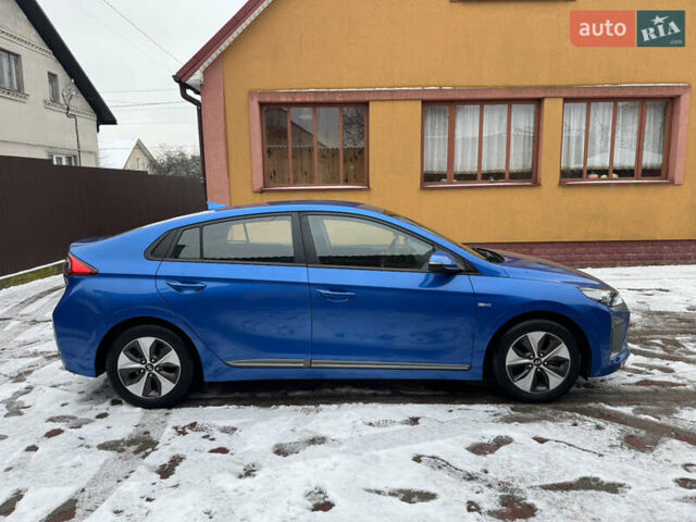 Синий Хендай Ioniq, объемом двигателя 0 л и пробегом 97 тыс. км за 10999 $, фото 4 на Automoto.ua