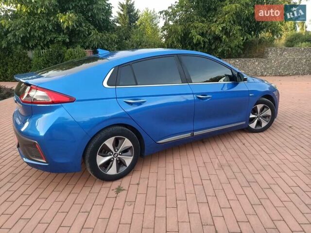 Синий Хендай Ioniq, объемом двигателя 0 л и пробегом 84 тыс. км за 12950 $, фото 82 на Automoto.ua