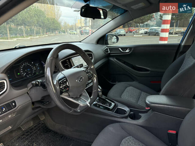 Синий Хендай Ioniq, объемом двигателя 1.6 л и пробегом 199 тыс. км за 12400 $, фото 16 на Automoto.ua
