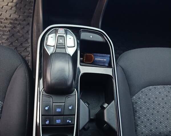 Синий Хендай Ioniq, объемом двигателя 0 л и пробегом 84 тыс. км за 12950 $, фото 84 на Automoto.ua