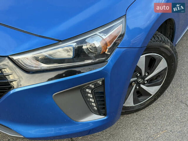 Синий Хендай Ioniq, объемом двигателя 1.6 л и пробегом 199 тыс. км за 12400 $, фото 2 на Automoto.ua