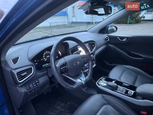 Синий Хендай Ioniq, объемом двигателя 0 л и пробегом 81 тыс. км за 13000 $, фото 6 на Automoto.ua