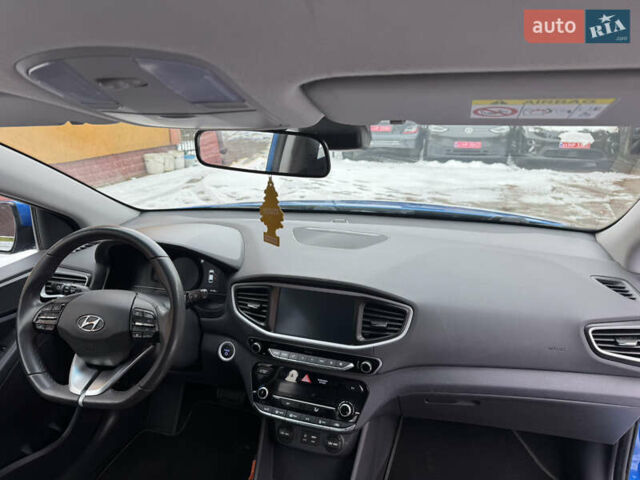 Синий Хендай Ioniq, объемом двигателя 0 л и пробегом 97 тыс. км за 10999 $, фото 32 на Automoto.ua
