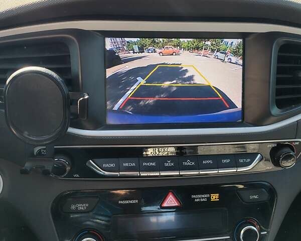 Синій Хендай Ioniq, об'ємом двигуна 1.58 л та пробігом 218 тис. км за 12400 $, фото 7 на Automoto.ua