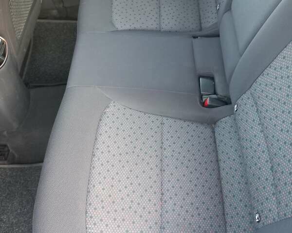 Синий Хендай Ioniq, объемом двигателя 0 л и пробегом 142 тыс. км за 10600 $, фото 16 на Automoto.ua