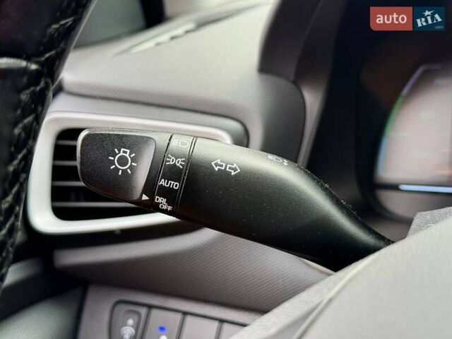 Синій Хендай Ioniq, об'ємом двигуна 1.58 л та пробігом 177 тис. км за 12990 $, фото 38 на Automoto.ua