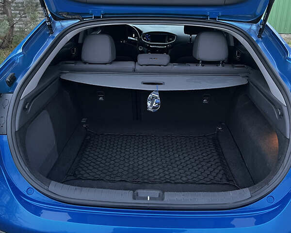 Синий Хендай Ioniq, объемом двигателя 0 л и пробегом 125 тыс. км за 14000 $, фото 3 на Automoto.ua