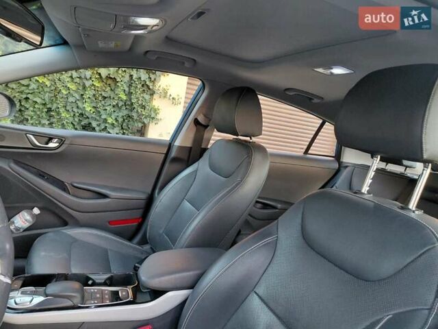 Синий Хендай Ioniq, объемом двигателя 0 л и пробегом 82 тыс. км за 13600 $, фото 11 на Automoto.ua