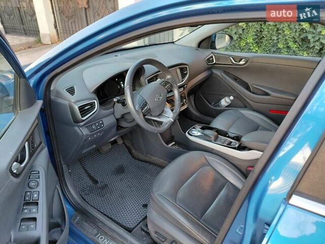 Синий Хендай Ioniq, объемом двигателя 0 л и пробегом 82 тыс. км за 13600 $, фото 9 на Automoto.ua