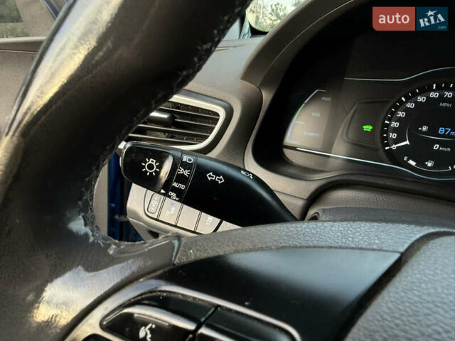 Синий Хендай Ioniq, объемом двигателя 1.6 л и пробегом 199 тыс. км за 12400 $, фото 21 на Automoto.ua