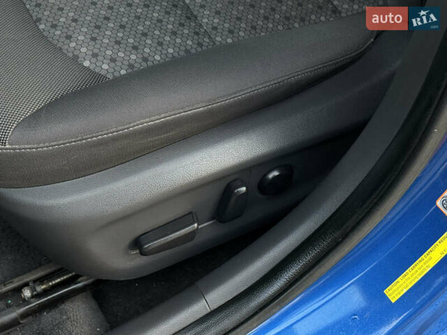 Синий Хендай Ioniq, объемом двигателя 1.6 л и пробегом 199 тыс. км за 12400 $, фото 18 на Automoto.ua