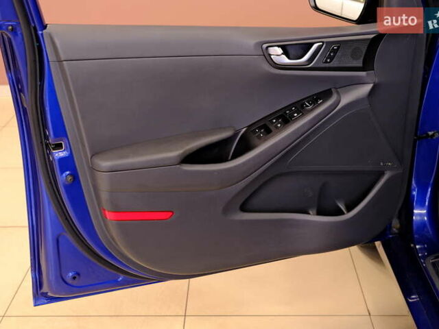 Синий Хендай Ioniq, объемом двигателя 1.58 л и пробегом 93 тыс. км за 11900 $, фото 28 на Automoto.ua