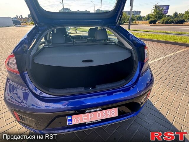Синій Хендай Ioniq, об'ємом двигуна 88 л та пробігом 95 тис. км за 13200 $, фото 6 на Automoto.ua