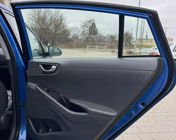 Синий Хендай Ioniq, объемом двигателя 0 л и пробегом 159 тыс. км за 10800 $, фото 29 на Automoto.ua