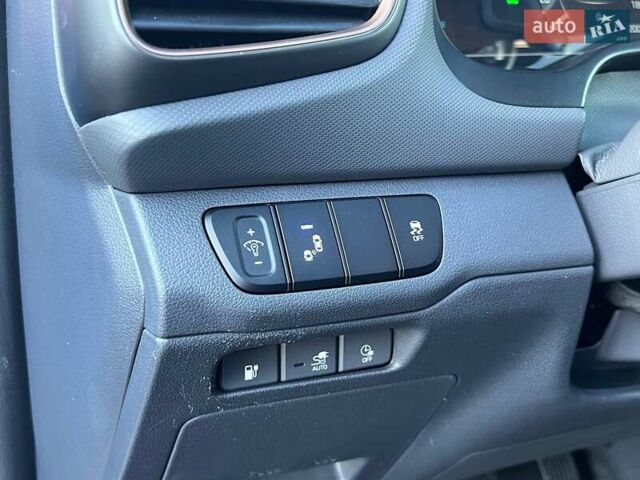 Синій Хендай Ioniq, об'ємом двигуна 0 л та пробігом 151 тис. км за 11490 $, фото 16 на Automoto.ua