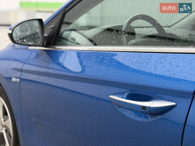 Синий Хендай Ioniq, объемом двигателя 0 л и пробегом 89 тыс. км за 12700 $, фото 8 на Automoto.ua