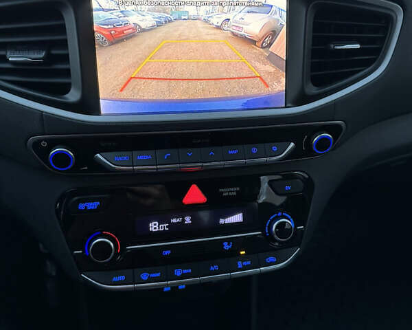 Синий Хендай Ioniq, объемом двигателя 0 л и пробегом 45 тыс. км за 13300 $, фото 23 на Automoto.ua