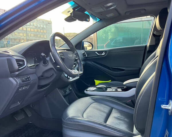 Синий Хендай Ioniq, объемом двигателя 0 л и пробегом 107 тыс. км за 12999 $, фото 13 на Automoto.ua