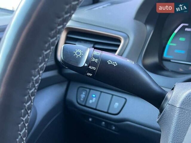 Синій Хендай Ioniq, об'ємом двигуна 0 л та пробігом 151 тис. км за 11490 $, фото 18 на Automoto.ua