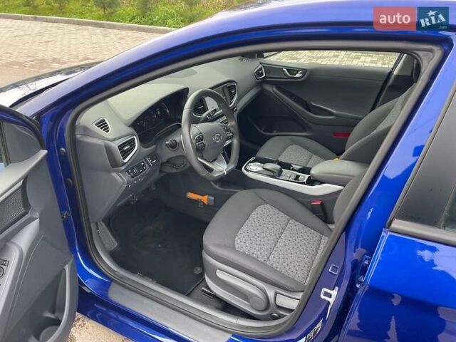 Синий Хендай Ioniq, объемом двигателя 0 л и пробегом 158 тыс. км за 12300 $, фото 19 на Automoto.ua