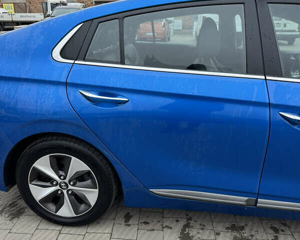 Синий Хендай Ioniq, объемом двигателя 0 л и пробегом 159 тыс. км за 10800 $, фото 4 на Automoto.ua