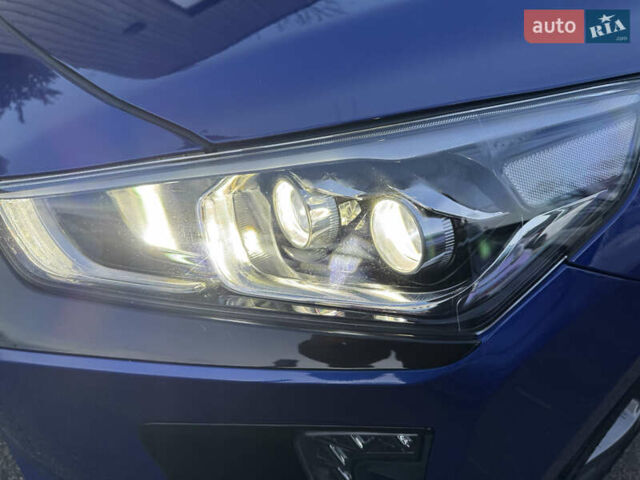 Синий Хендай Ioniq, объемом двигателя 0 л и пробегом 45 тыс. км за 13300 $, фото 13 на Automoto.ua